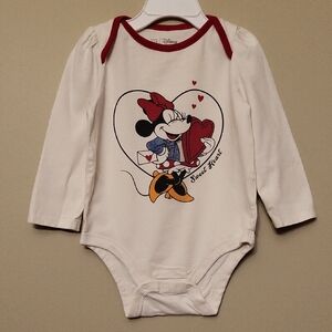 Disney Minnie Mouse "Sweetheart"    long sleeve onesie/bodysuit